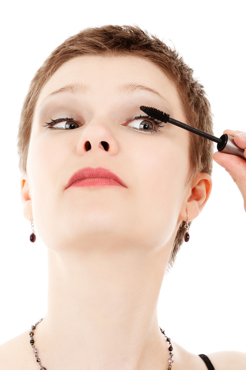 Czy warto stosować kosmetyki mineralne? Mineralna paleta cieni do oczu
